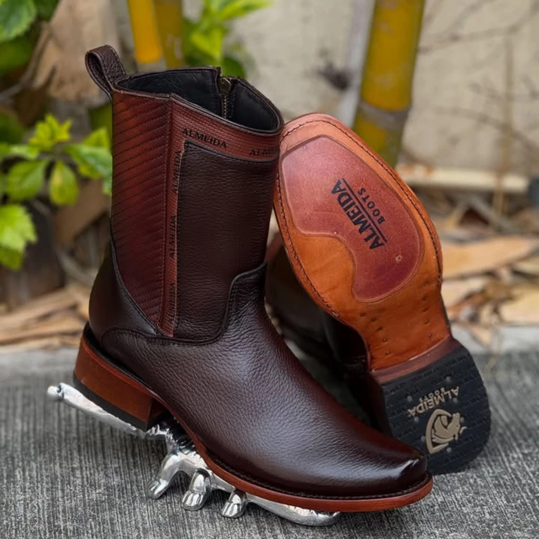 Kit Bota Maverick 4.0 em Couro Legítimo com Palmilha Ortopédica +BRINDES: Boné, Cinto e Carteira