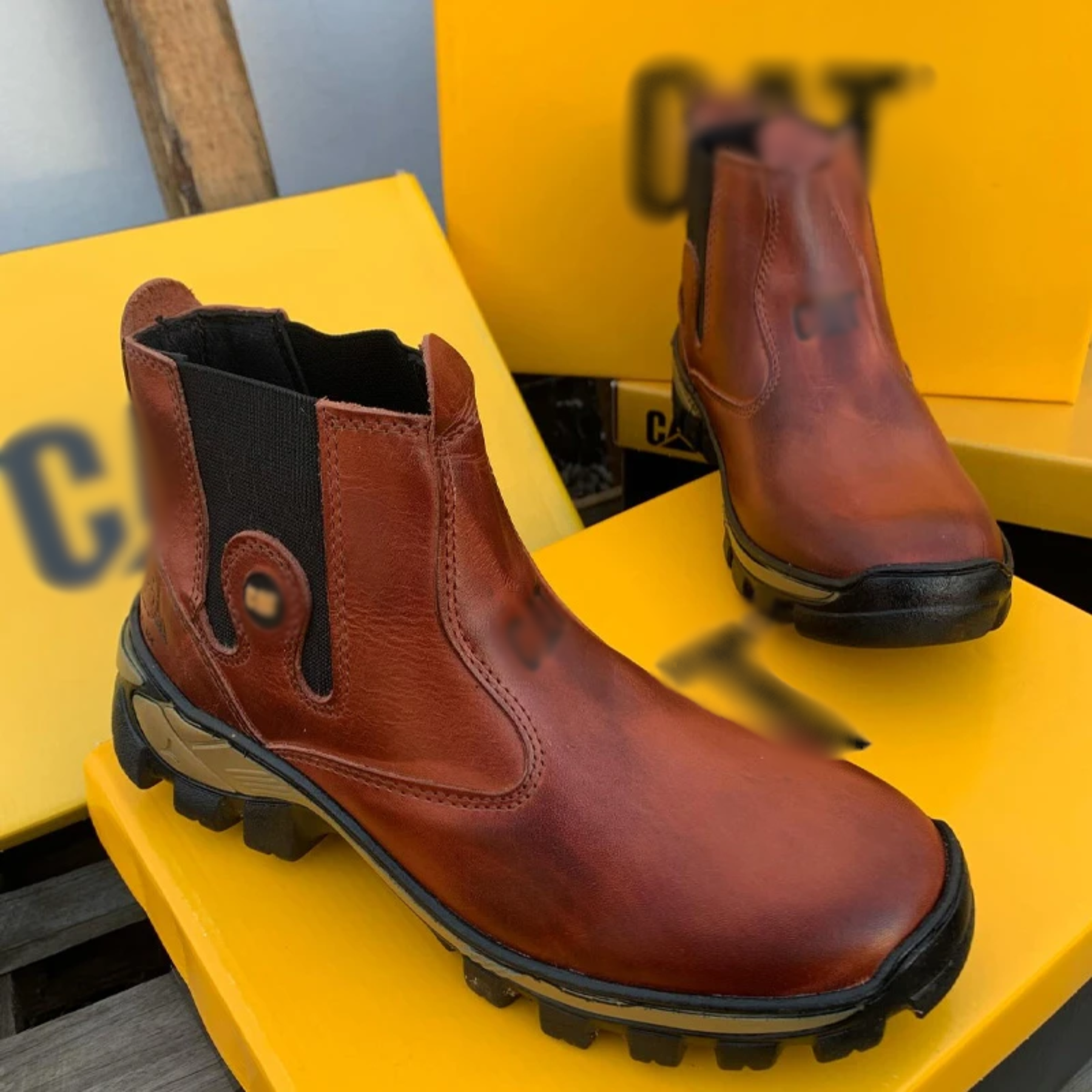 Kit Bota Masculina Barvik em Couro Legítimo e Palmilha Ortopédica +4 BRINDES: Chapéu, Cinto, Carteira e Copo