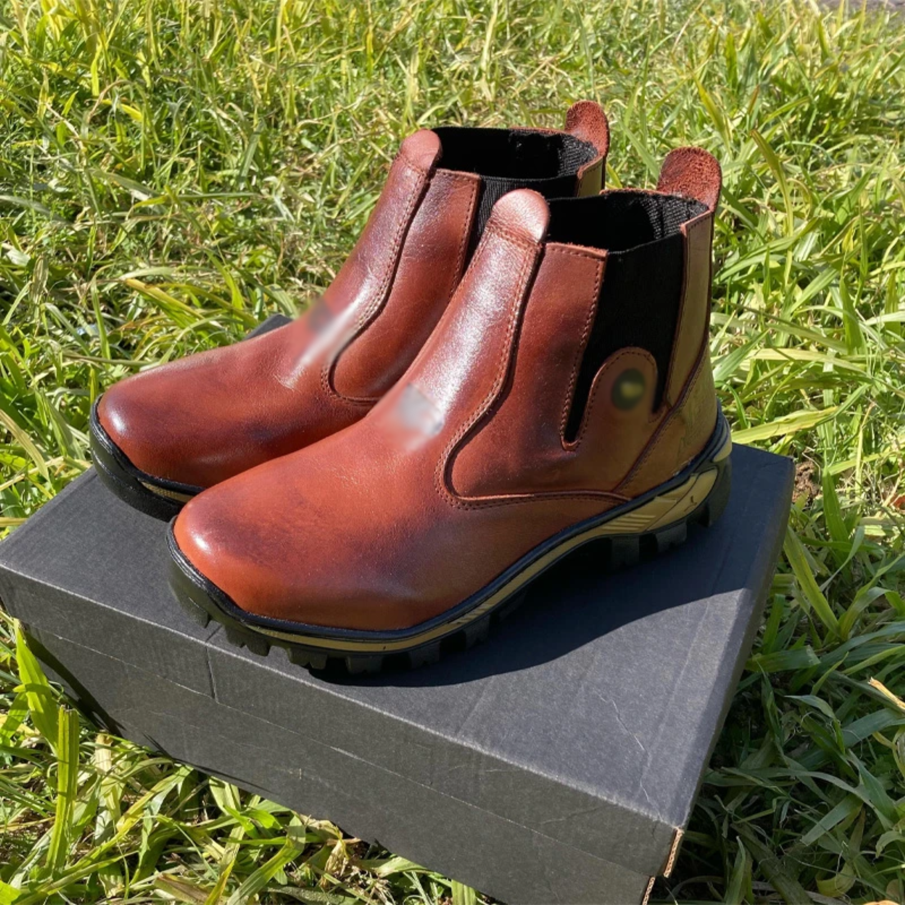 Kit Bota Masculina Barvik em Couro Legítimo e Palmilha Ortopédica +4 BRINDES: Chapéu, Cinto, Carteira e Copo